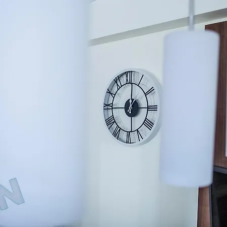 Zvoncica, Vin Appartement