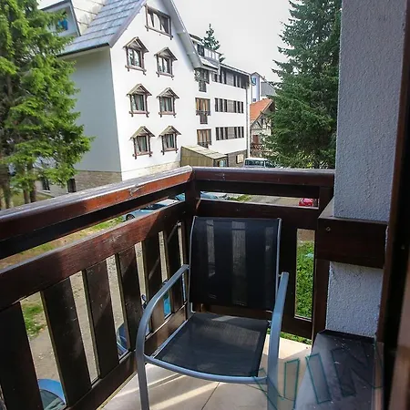 Zvoncica, Vin Appartement *